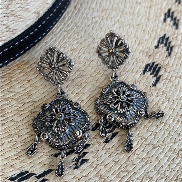 Vintage Jewelry - Sterling Silver Artsy Dangle Pierced Earrings